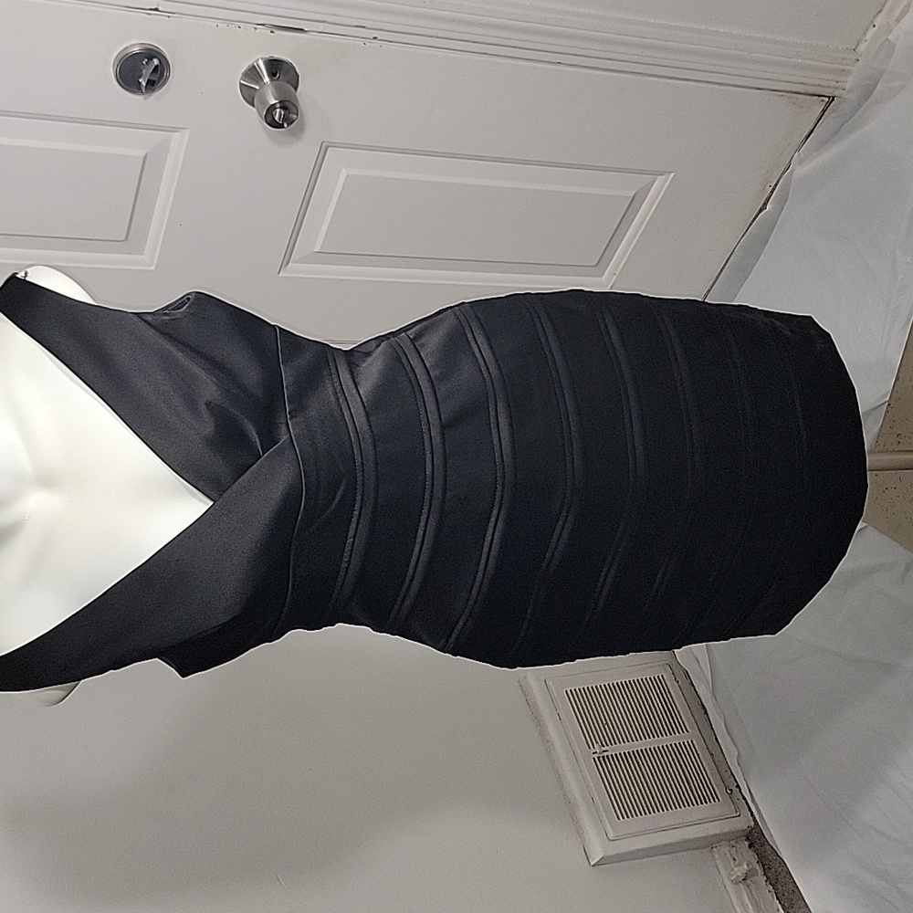 American Living Black Midi Fitted Stretchy  Sleeveless Deep V Dress Size 4